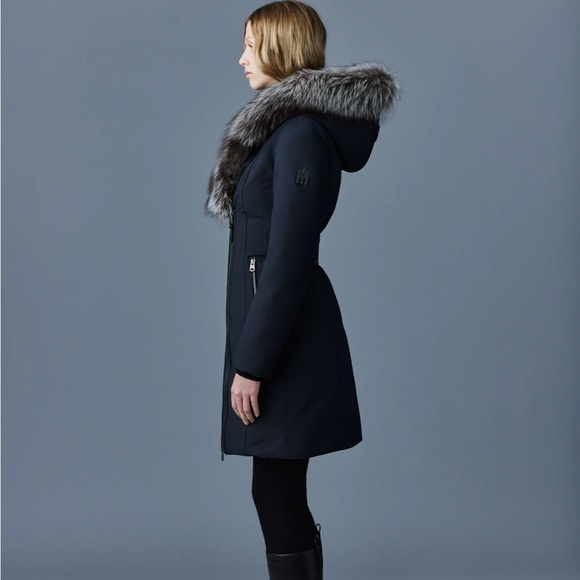 Mackage Trish in Silver Fox collar - Picture 3 of 7